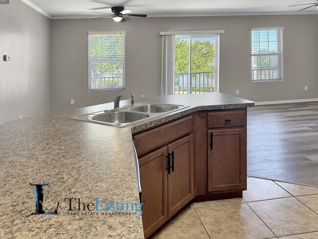 Building Photo - 803 Ashentree Dr