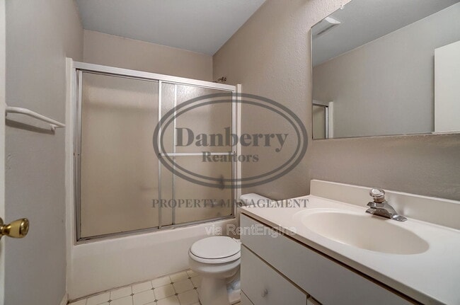 Building Photo - 3612 Willow Run Dr