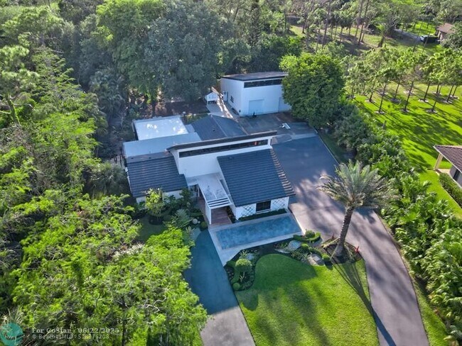 Building Photo - 5755 NW 65th Terrace