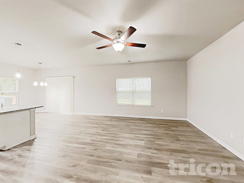 Building Photo - 205 Spring Knoll Dr