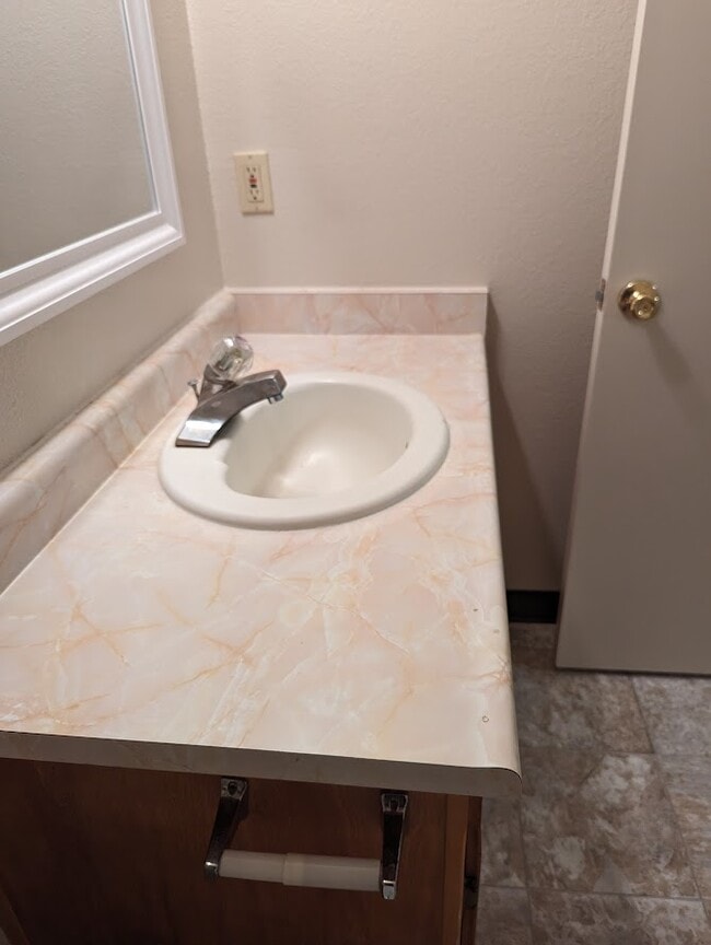 Building Photo - 1071 Bond St