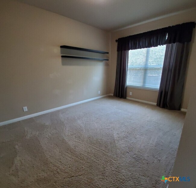 Building Photo - 310 Royal Troon Dr