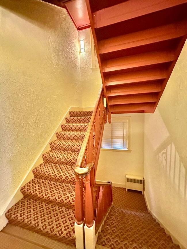 Building Photo - Historic Georgetown Sunny 2 Bedroom 1.5 Ba...