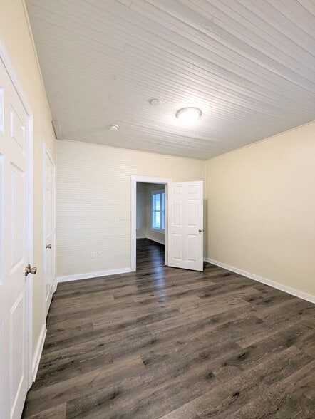 Building Photo - 718 Pecan Ave