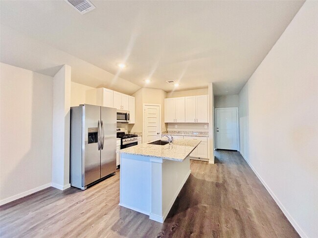 Building Photo - 17327 Ridge Dr