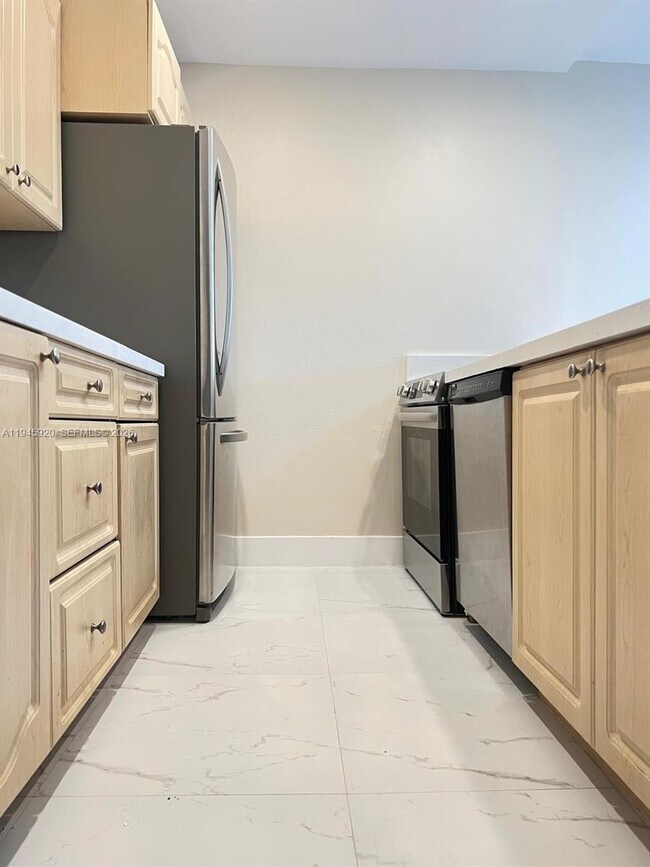 Building Photo - 10801 SW 109th Ct