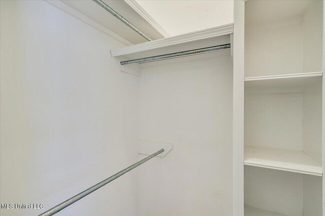 Building Photo - 132 Hartfield Dr