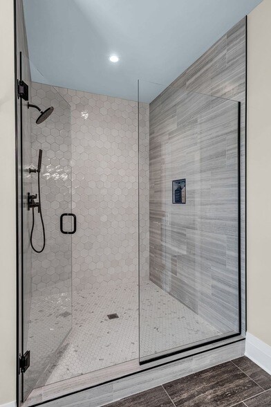 Building Photo - 1002 Noble Lp