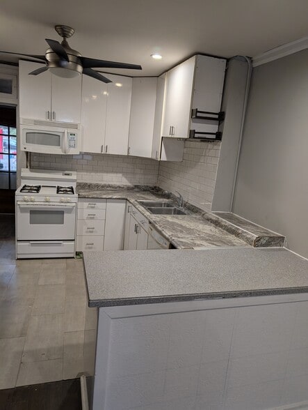 Building Photo - 3415 Pleasant Pl