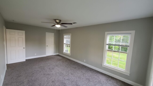 Master bedroom - 320 S Ashbel St