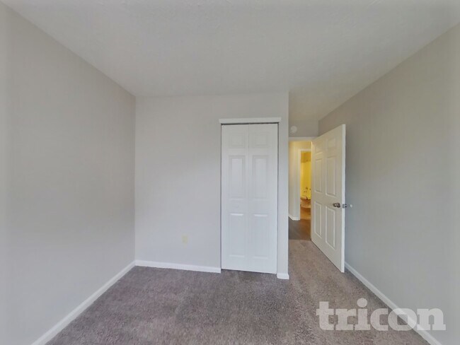 Building Photo - 6621 Pamona Cir