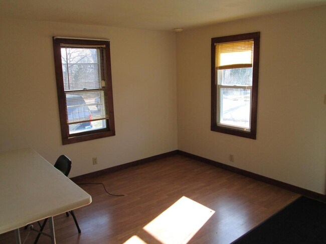 Living Room - 420 Pontiac St