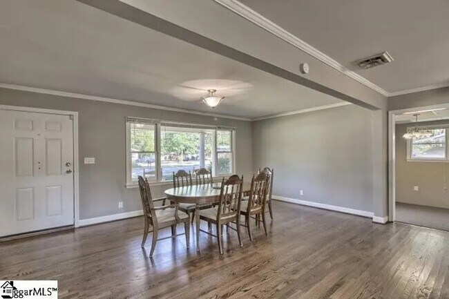 Building Photo - 414 Mapleton Dr