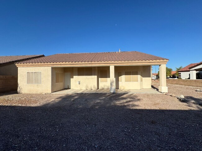 Building Photo - 3 Bed/2 Bath House with Boat Deep 3 Car Garage