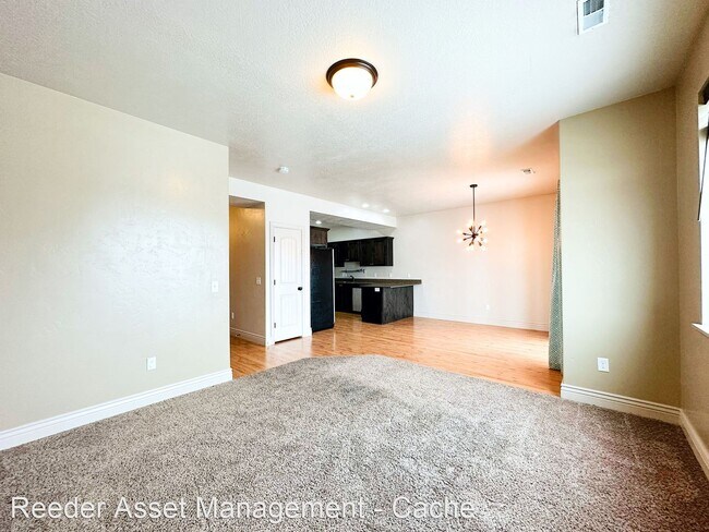 Building Photo - 3 br, 2.5 bath House - 141 East 620 South