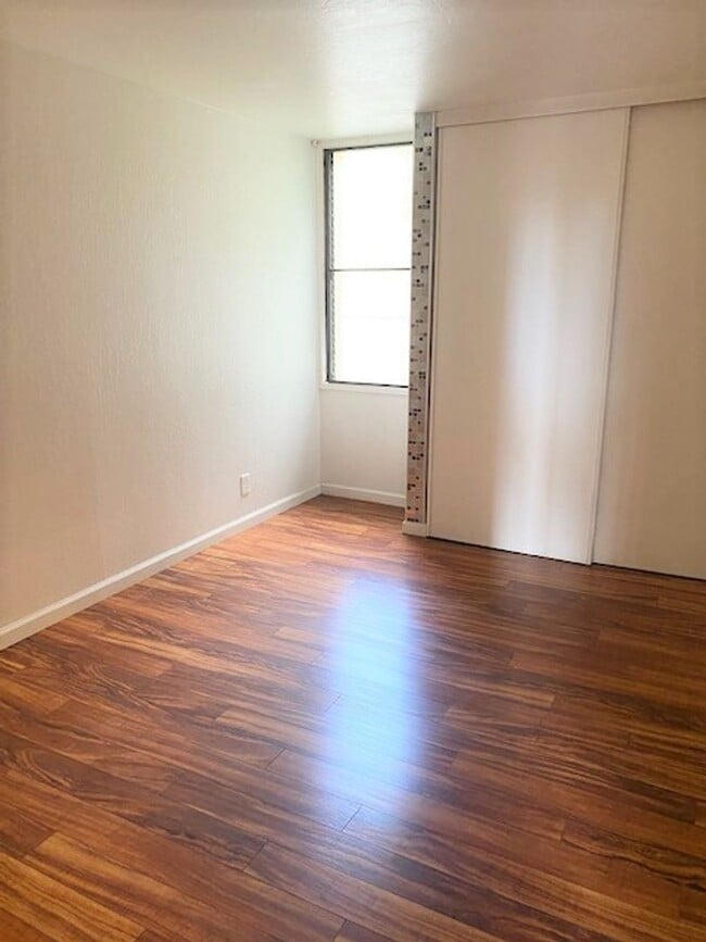Building Photo - Breezy Fresh, Freshly Renovated 2/1 at Makaha Valley Plantation