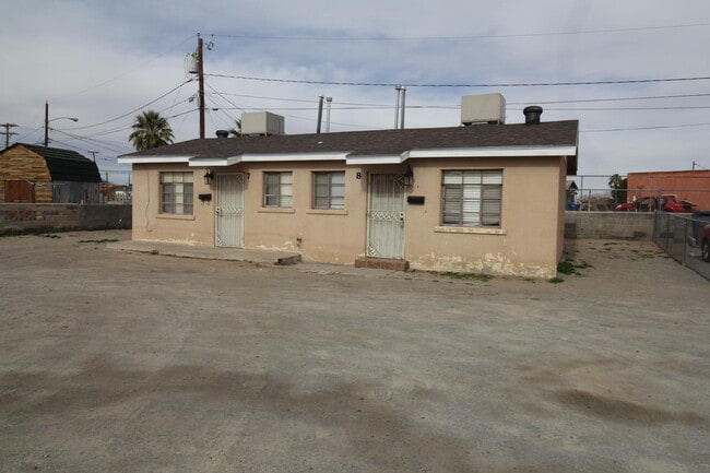 Building Photo - 8907 Old County Dr