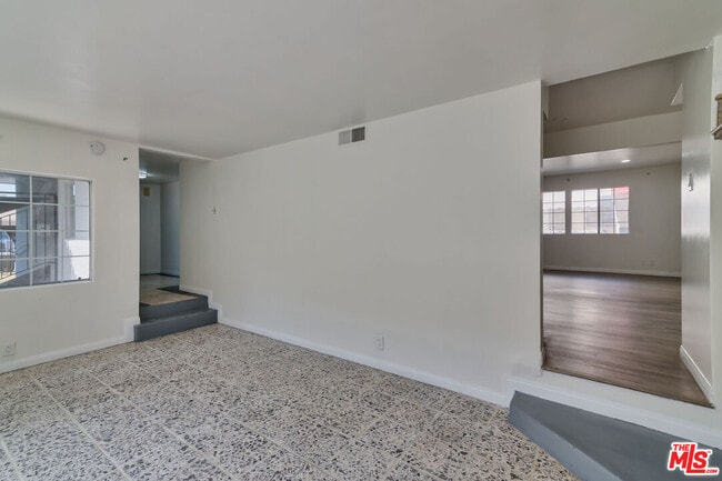 Building Photo - 15013 Hartsook St