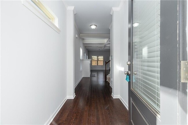 Building Photo - 4758 Highland Ave