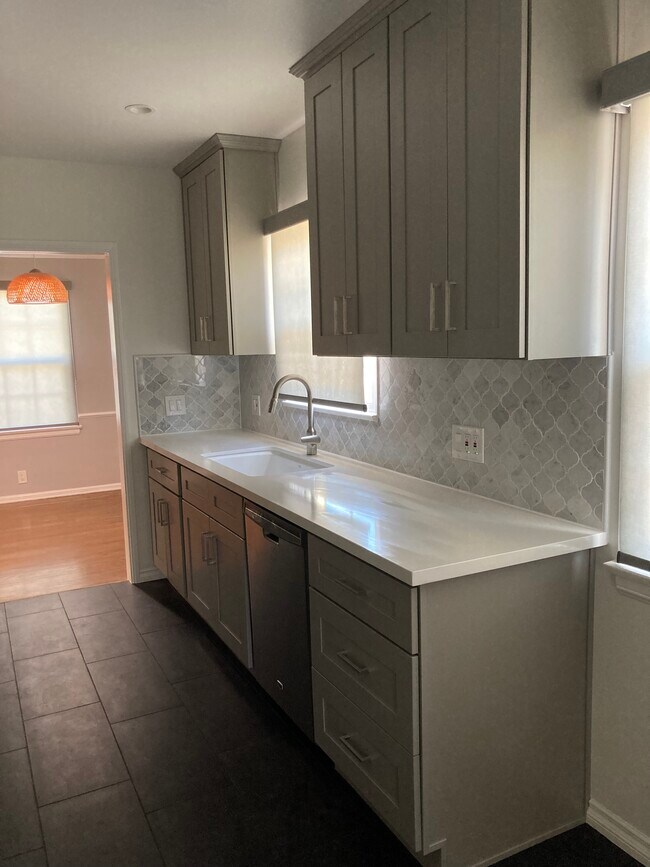 Building Photo - 4715 Allott Ave