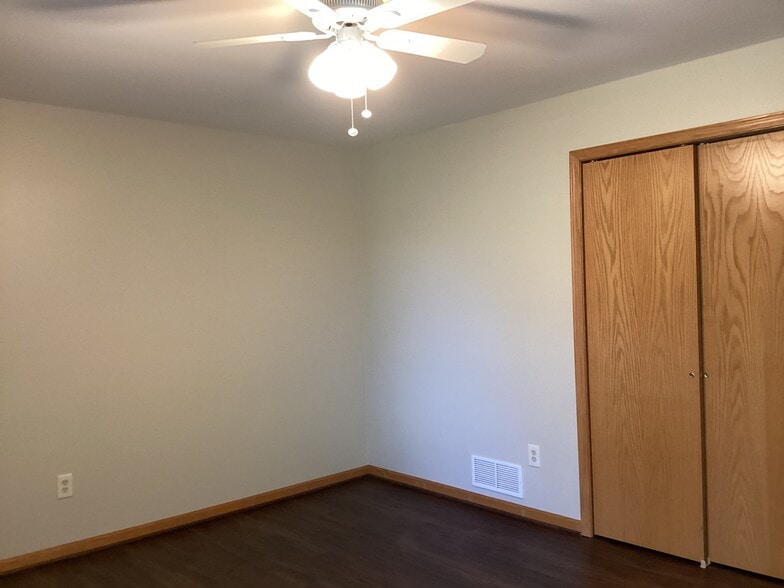 Building Photo - 204 Inverness Trl