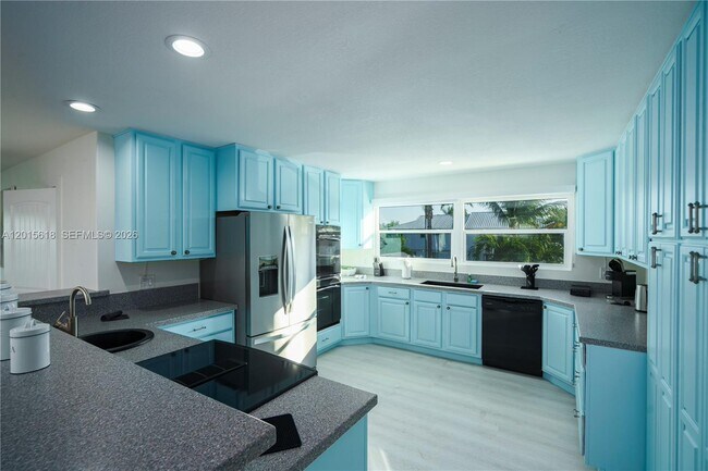 Building Photo - 474 Peninsula Dr