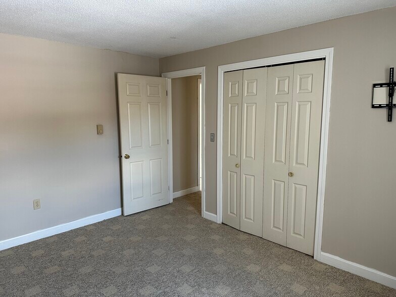 Second Bedroom - 52 Starboard Dr