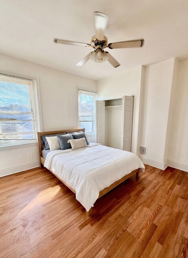 Building Photo - 1531 W Tucker St