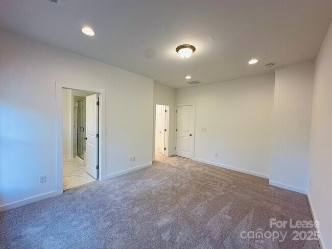 Building Photo - 2233 Noble Townes Wy