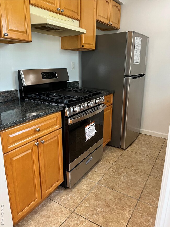 Building Photo - 82-81 88th Pl