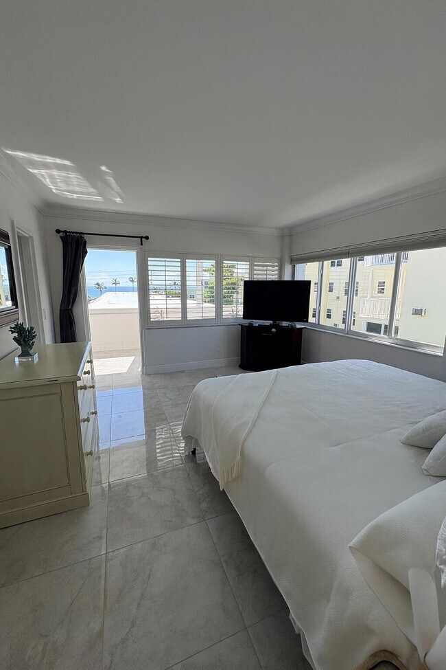 Building Photo - 120 N Ocean Blvd