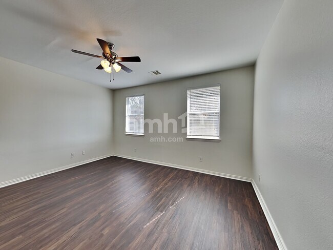 Building Photo - 1119 Chase Park Dr