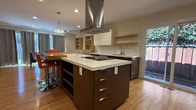 Building Photo - 4BD/2BA Willow Glen Home with Remodeled Chef's Kitchen