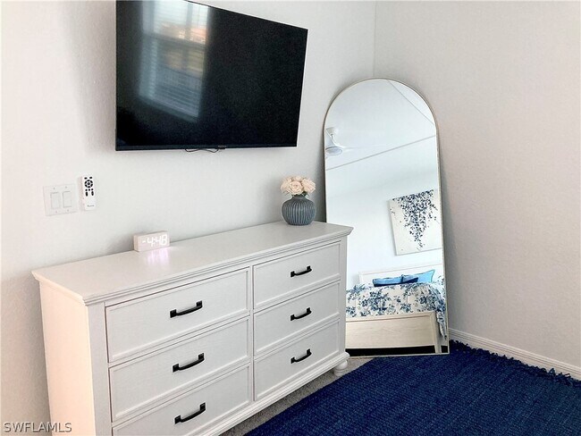 Building Photo - 15405 Grn Acrs Ave