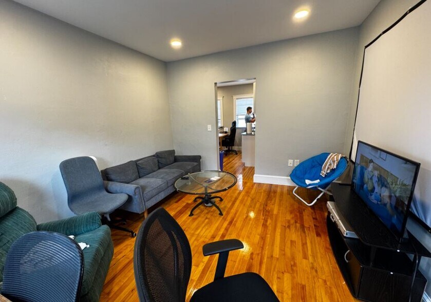 Building Photo - 74 Frederick Ave