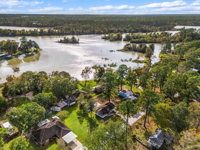 Building Photo - 340 Magnolia Dr