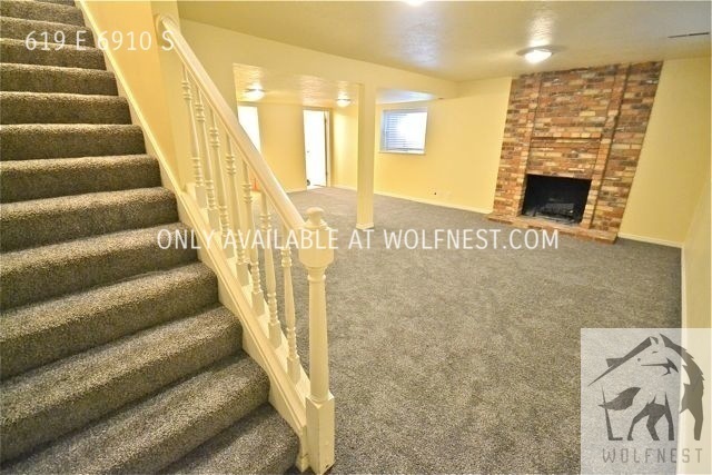 Building Photo - Gorgeous 3 Bed Midvale Townhome! No Deposi...