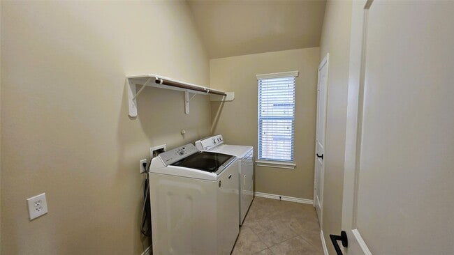 Building Photo - 14818 Orange Bloom Ct