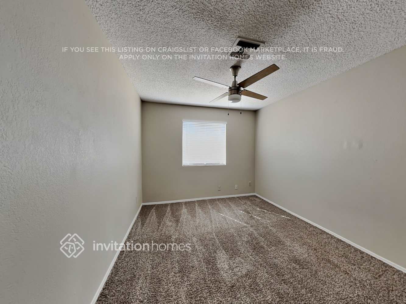 Building Photo - 8943 W Cinnabar Ave