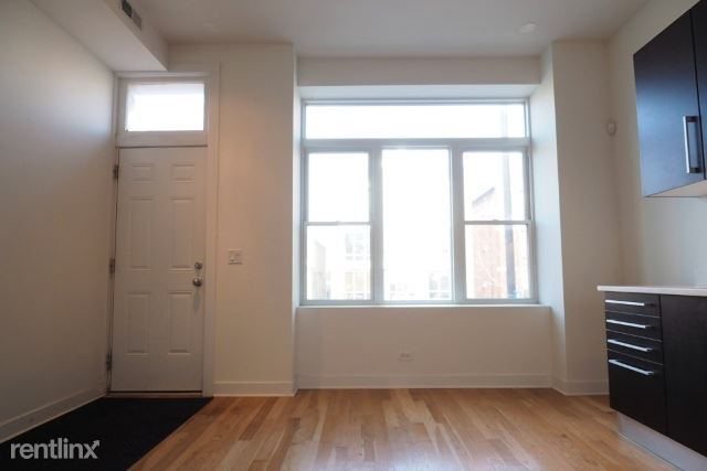 Building Photo - 1 br, 1 bath Condo - 1919 W Armitage Ave