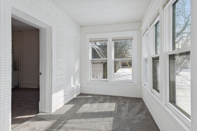 Building Photo - 1811 E 28th St