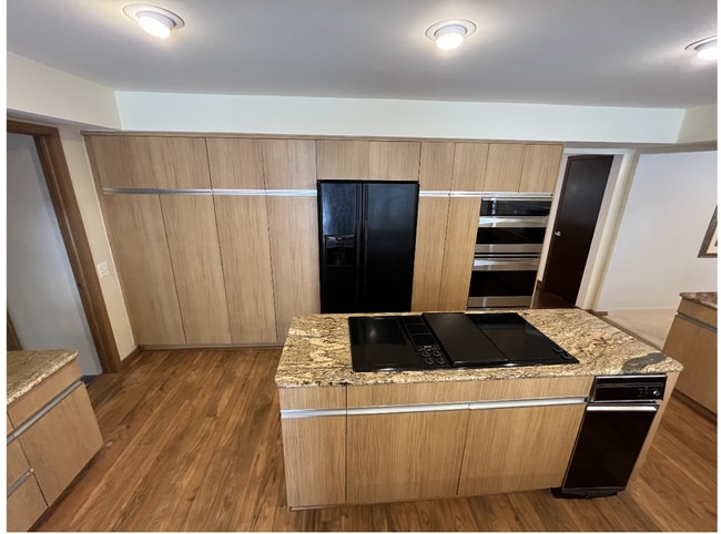 kitchen - 5835 Pinecroft Dr