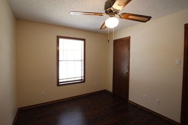 Building Photo - Beautiful 3 Bed 2 Bath Home in Tyler's Azalea District