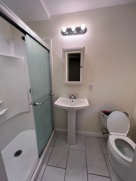 Primary bathroom with shower - 2212 Ferndale rd