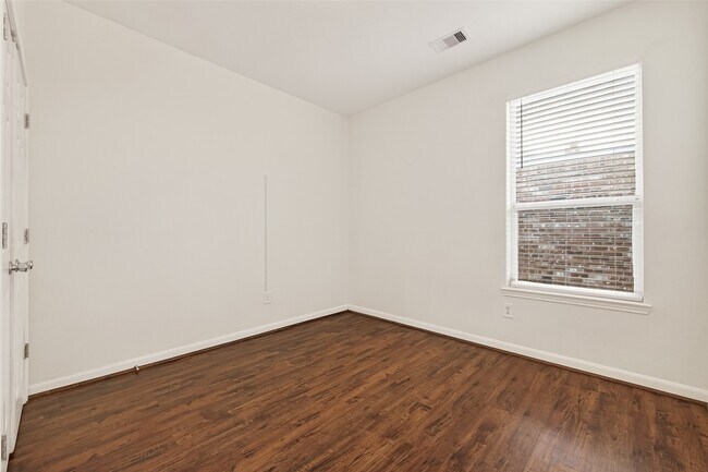 Building Photo - 21015 Blackstone Villa Ln