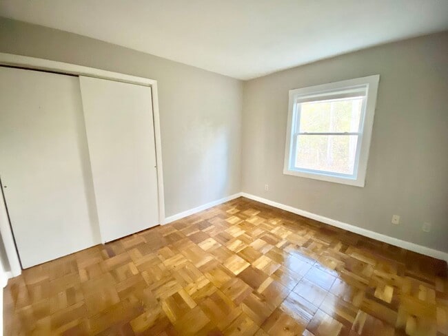 Building Photo - 125 Station Rd