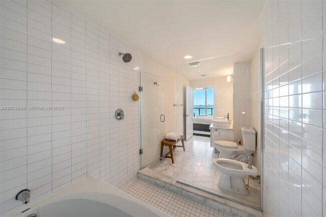 Building Photo - 888 Biscayne Blvd