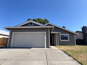 Building Photo - 1006 Longspur Dr