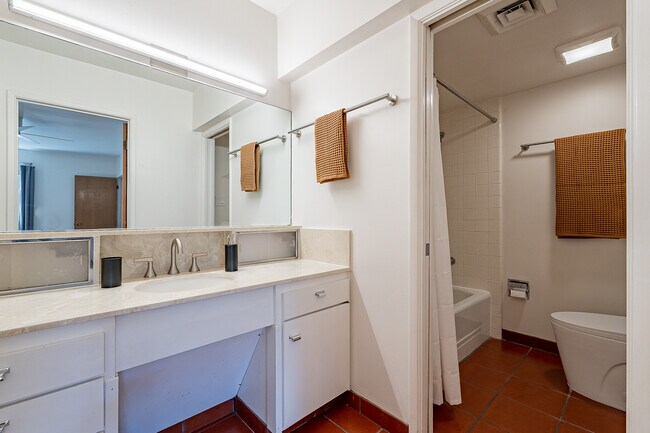 Primary bathroom - 3940 E. Timrod St. #226