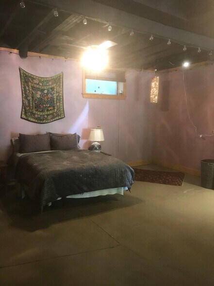 Building Photo - 304 Iron Ridge Loop